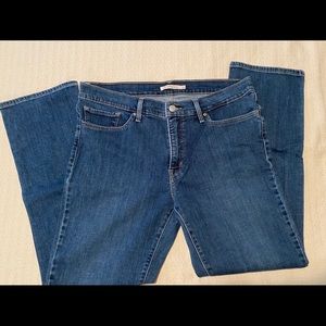 Levi Jeans Size 33
